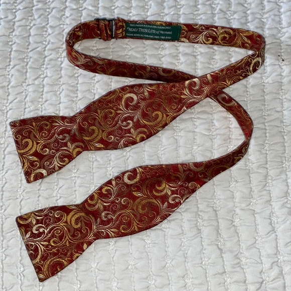 BEAU TIES LTD OF VERMONT Silk Bow Tie - Picture 1 of 2